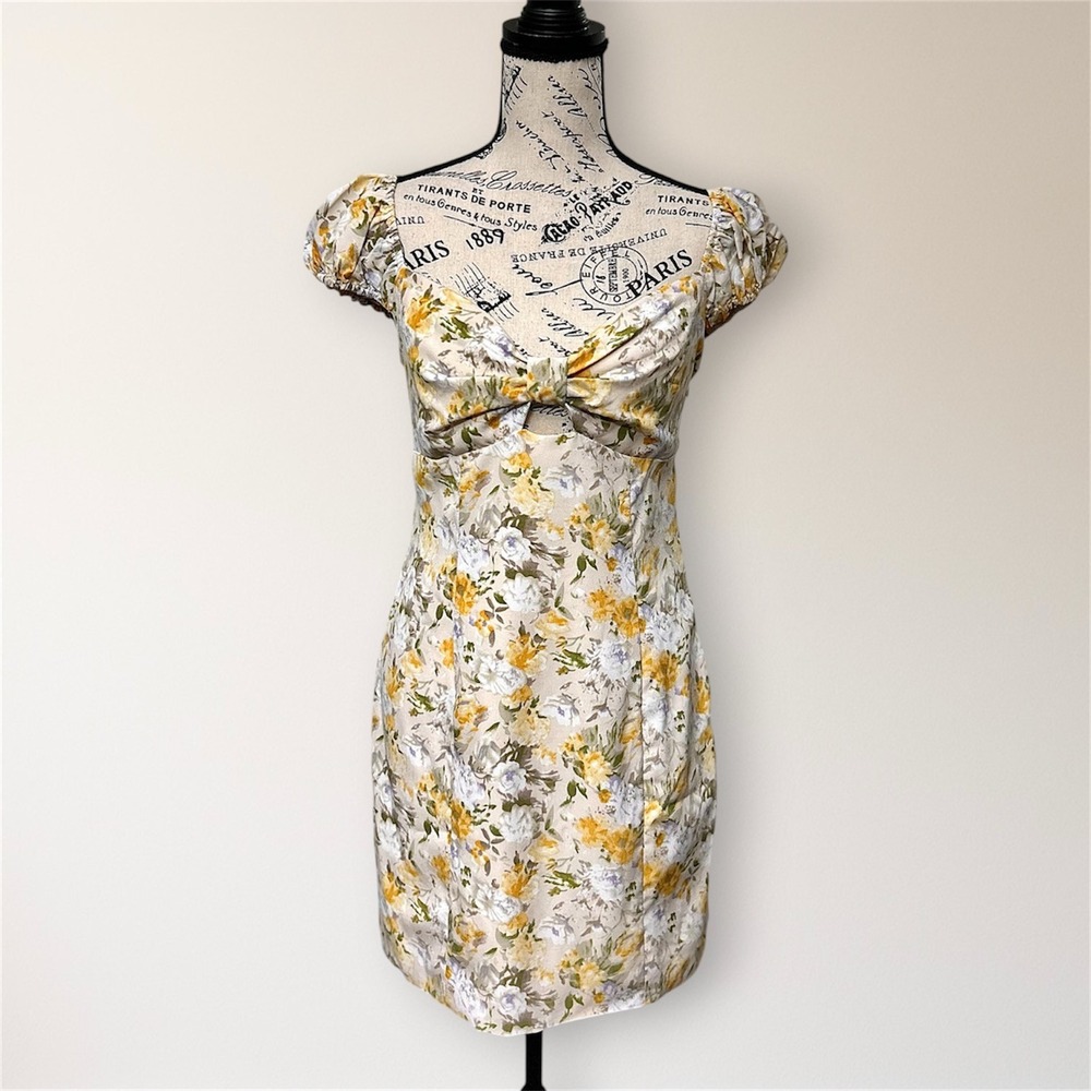 ASTR The Label Yellow Floral Puff Sleeve Mini Dress Sweetheart Cottagecore Boho - Picture 3 of 13